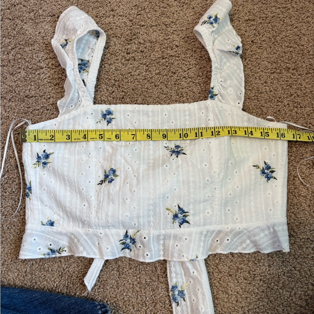 Kirious White Floral Eyelet Ruffle Strap Crop Top Size Medium - Picture 5 of 8